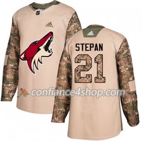 Adidas Maillot de Hockey Arizona Coyotes Derek Stepan 21 2017-2018 Camo Veterans Day Practice Authentic - Homme